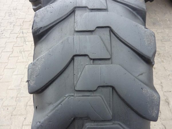 Opona używana przemysłowa 17.5-24 CAMSO BACKHOE 700zł W2648 - obrazek 6
