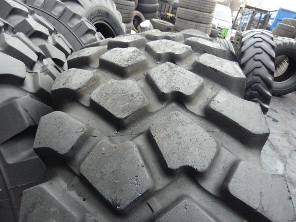 2 x Opona używana przemysłowa 16,00R20 MICHELIN XZL 1400zł W3022 - obrazek 5