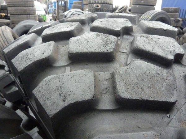 2 x Opona używana przemysłowa 16,00R20 MICHELIN XZL 1400zł W3022 - obrazek 7