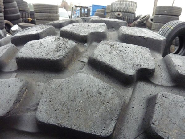 2 x Opona używana przemysłowa 16,00R20 MICHELIN XZL 1400zł W3022 - obrazek 8