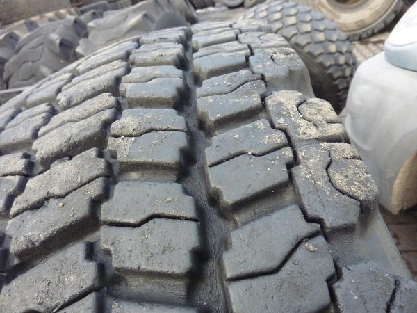 Opona używana przemysłowa 17.5R25 BRIDGESTONE SNOW WEDGE 1000zł W3056 - obrazek 8