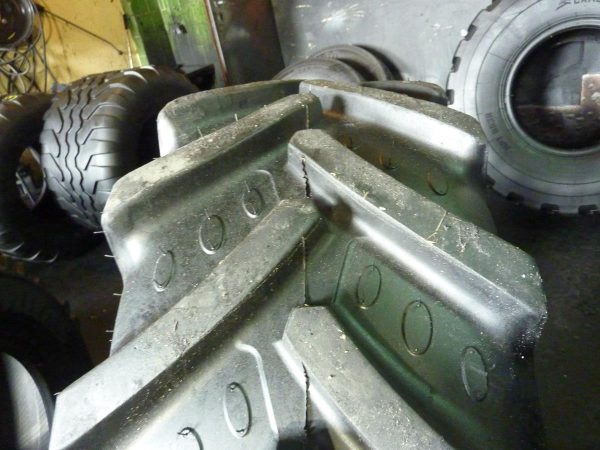 Opona używana rolnicza 380/70R20 BKT AGRIMAX RT 765; 700zł W3064 - obrazek 6