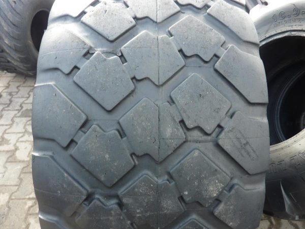 Opona używana rolnicza 560/60R22,5 MICHELIN CARGO 1200zł W3093 - obrazek 3