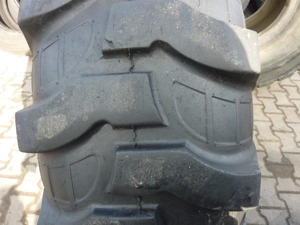 Opona używana przemysłowa 16,9-24 BOSTONE INDUSTRIAL 1000zł W3094 - obrazek 6