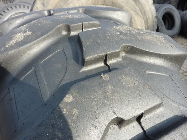 Opona używana przemysłowa 16,9-24 BOSTONE INDUSTRIAL 1000zł W3094 - obrazek 5