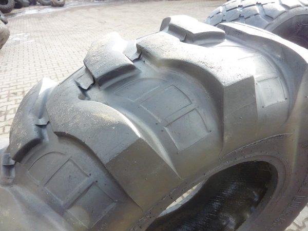 Opona używana przemysłowa 16,9-24 BOSTONE INDUSTRIAL 1000zł W3094 - obrazek 9