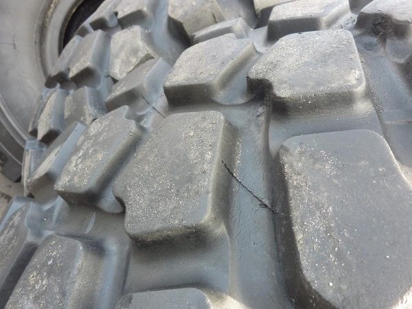 2 x Opona używana przemysłowa 16,00R20 MICHELIN XZL 1300zł W3110 - obrazek 9