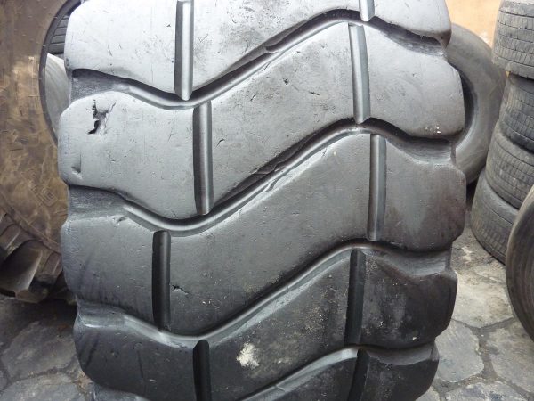 Opona używana przemysłowa 23,5R25 GOODYEAR TL3A+; 2400zł W3127 - obrazek 4