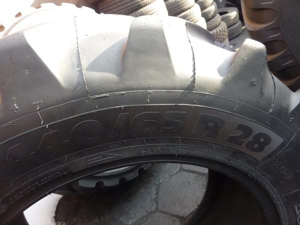 Opona używana rolnicza 440/65R28 MICHELIN MULTIBIB 1300zł W3139 - obrazek 3