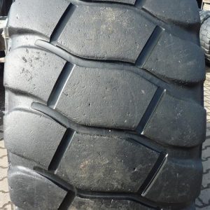 Opona używana przemysłowa 23,5R25 BRIDGESTONE VSLT 2500zł W3146