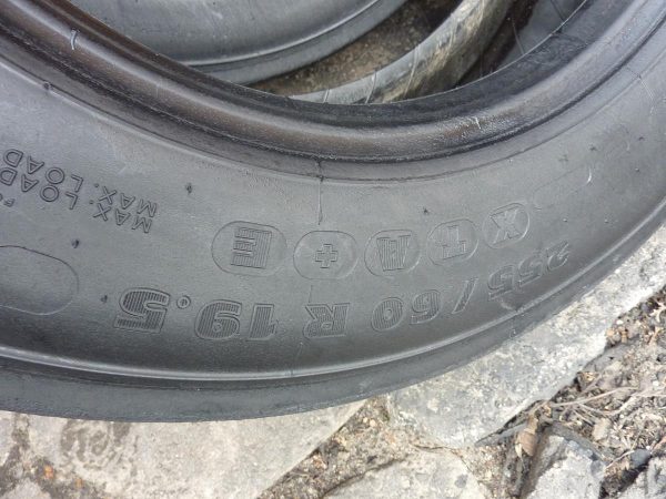Opona używana ciężarowa 255/60R19.5 MICHELIN XMAXITRILER 450zł C2054 - obrazek 3