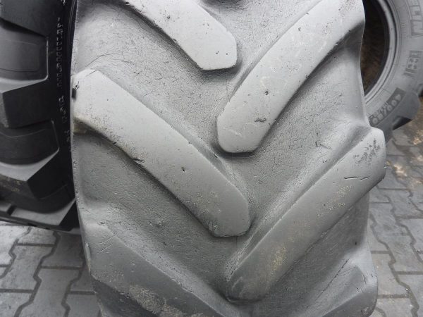 Opona używana przemysłowa 15.5/80-24 JCB SITEMASTER TRACTION 700zł W3244 - obrazek 5