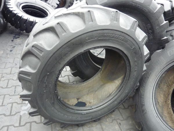 Opona używana przemysłowa 15.5/80-24 JCB SITEMASTER TRACTION 700zł W3244 - obrazek 2