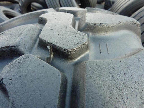 Opona używana przemysłowa 365/70R18 DUNLOP SP T9; 900zł W3248 - obrazek 5