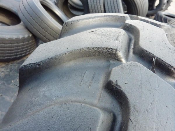 Opona używana przemysłowa 365/70R18 DUNLOP SP T9; 900zł W3248 - obrazek 6