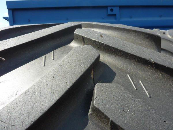 Opona używana rolnicza 600/65R38 CULTOR RADIAL 65; 1900zł W3275 - obrazek 9
