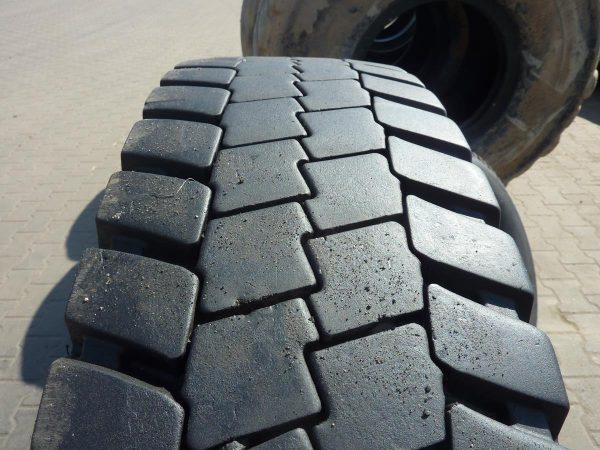 Opona używana ciężarowa 325/95R24 GOODYEAR OMNITRAC D 800zł W3294 - obrazek 4