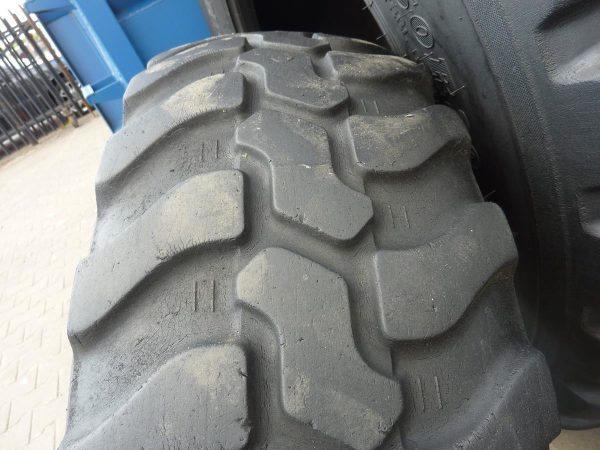 Opona używana przemysłowa 335/80R18 12.5R18 DUNLOP SPT9 500zł W3303 - obrazek 5