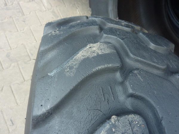 Opona używana przemysłowa 335/80R18 12.5R18 DUNLOP SPT9 500zł W3303 - obrazek 11