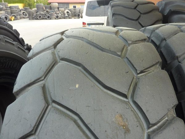 4 x Opona używana przemysłowa 23.5R25 BRIDGESTONE VJT 2400zł W3323 REZERW - obrazek 5
