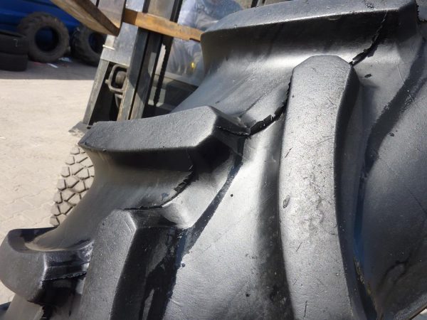 Opona używana rolnicza 300/95R42 MITAS AC90 1200zł W1742 - obrazek 6