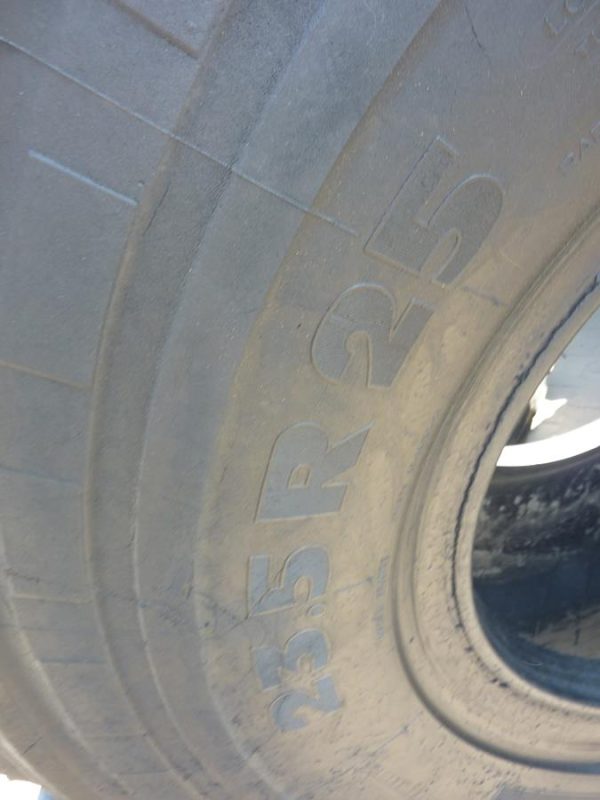 2x Opona używana przemysłowa 23.5R25 MICHELIN XHA2 1800zł W3343 - obrazek 3