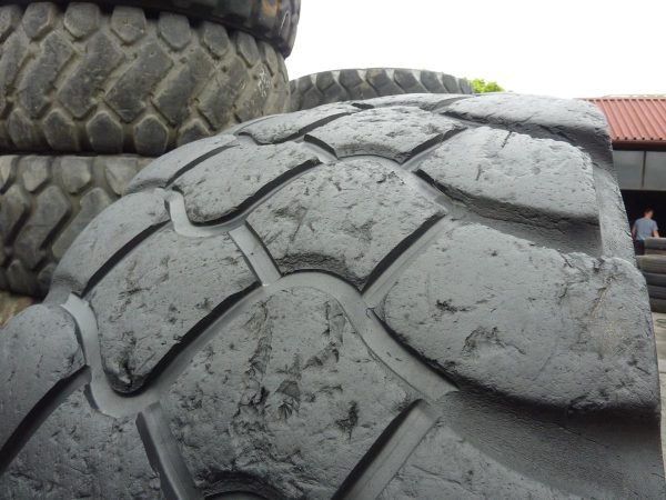 Opona używana przemysłowa 29.5R25 MICHELIN X-SLIPER 2200zł W3367 - obrazek 11