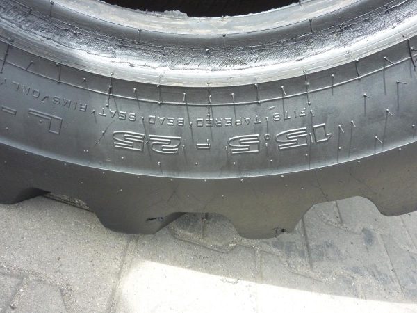 2x Opona używana przemysłowa 15.5-25 JCB SITEMASTER 1400zł W3391 - obrazek 3