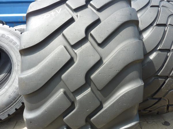 2x Opona używana rolnicza 650/55R26.5 BKT FL 630 ULTRA 2200zł W3413 - obrazek 4