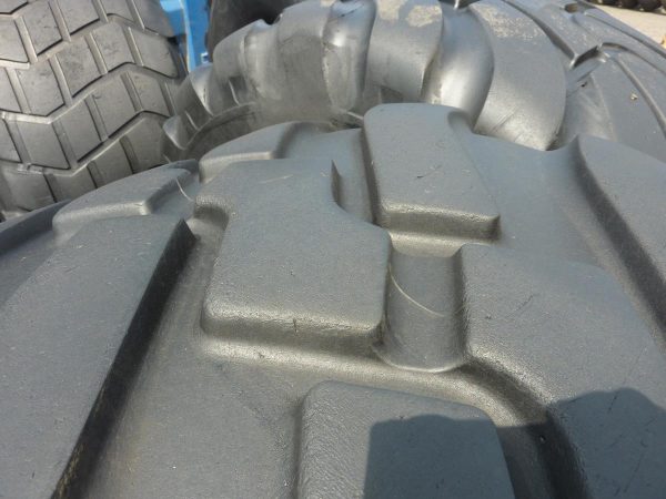 2x Opona używana rolnicza 650/55R26.5 BKT FL 630 ULTRA 2200zł W3413 - obrazek 7