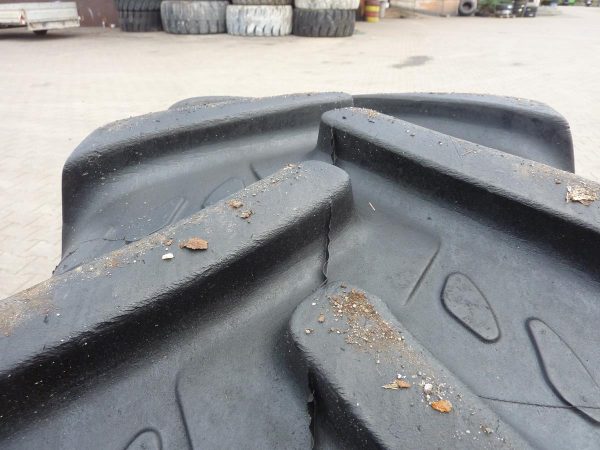 Opona używana rolnicza 360/70R24 KLEBER FITKER 1000zł W3423 - obrazek 6