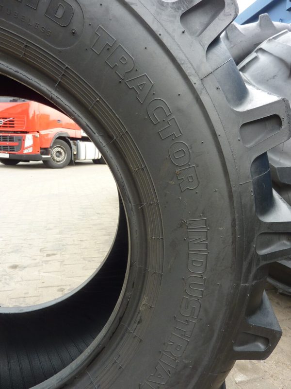 4 x Opona używana rolnicza 500/70-24 19.5-24 500/70R24 MITAS TRACTOR INDUSTRIAL IT-05; 875zł W3464 - obrazek 11