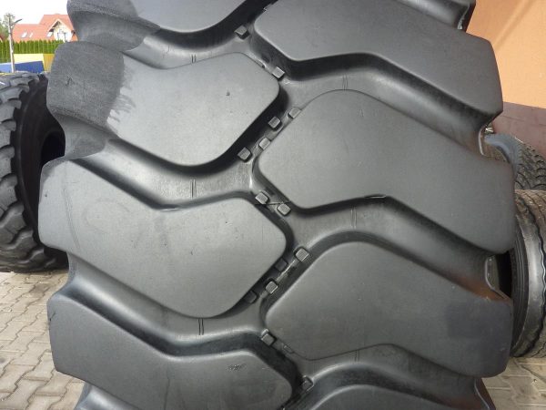 Opona używana przemysłowa 35/65R33 BRIDGESTONE V-STEEL N 7900zł W2763 - obrazek 2