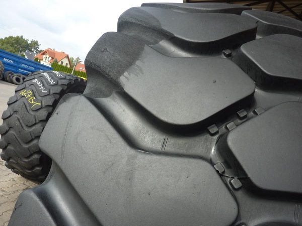 Opona używana przemysłowa 35/65R33 BRIDGESTONE V-STEEL N 7900zł W2763 - obrazek 5