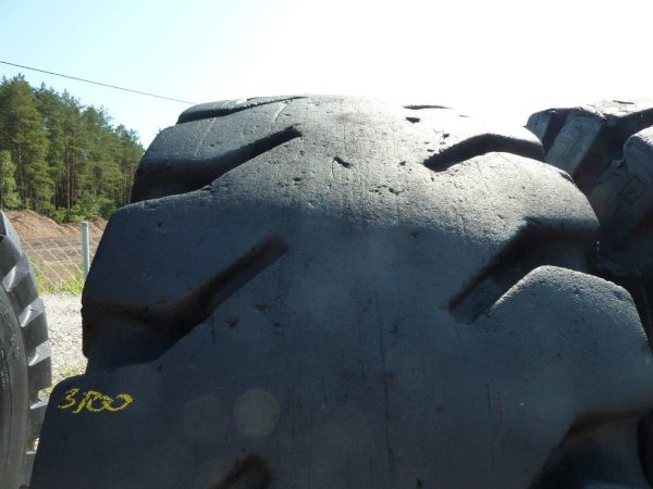 Opona używana przemysłowa 29.5R29 MICHELIN X MINE D2 2000zł W938 - obrazek 3