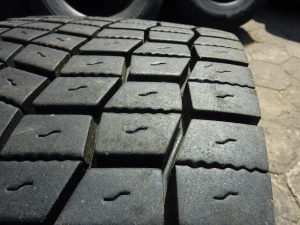 Opona używana ciężarowa 295/60R22.5 HANKOOK DH 31 700zł C2065 - obrazek 5