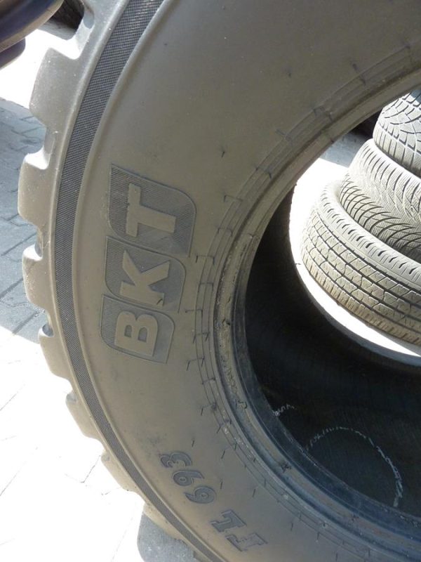 Opona używana rolnicza 560/45R22.5 BKT FL693; 1200zł W3471 - obrazek 11