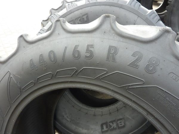 Opona używana rolnicza 440/65R28 MITAS AC65; 700zł W3475 - obrazek 3