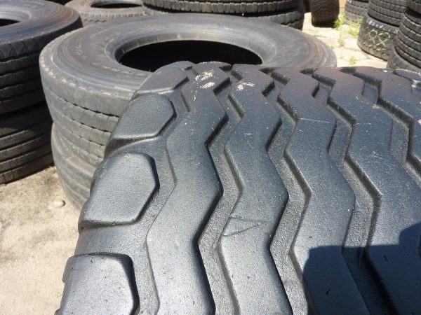 Opona używana rolnicza 15.0/55-17 BKT AW705; 200zł W3497 - obrazek 8
