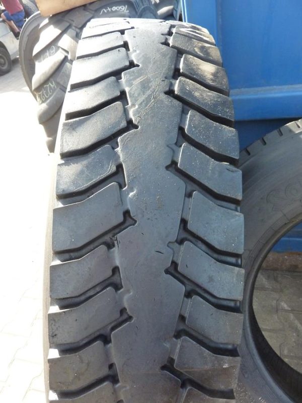 Opona używana ciężarowa 325/95R24 12.00R24 GOODYEAR OMNITRAC MSD II 700zł C2108 - obrazek 2