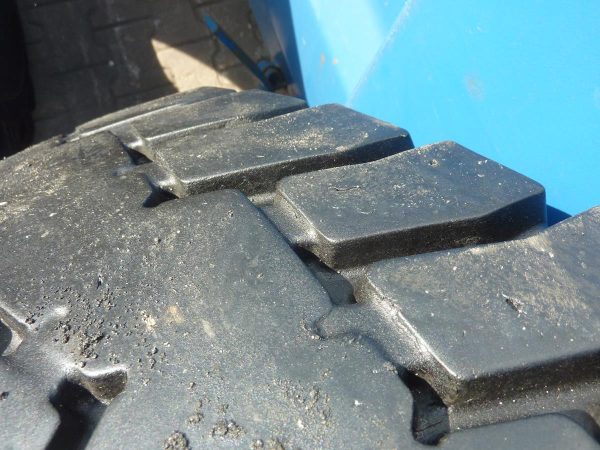 Opona używana ciężarowa 325/95R24 12.00R24 GOODYEAR OMNITRAC MSD II 700zł C2108 - obrazek 17