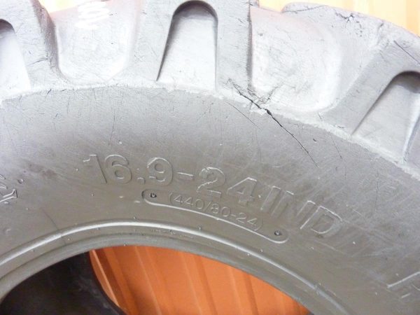 Opona używana przemysłowa 16.9-24 ; 440/80-24 CAMSO BACKHOE 1000zł W2882 - obrazek 3
