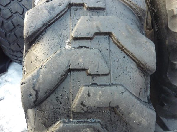 2x Opona używana przemysłowa 16.9-24 ; 440/80-24 CAMSO BACKHOE 900zł W2923 - obrazek 2