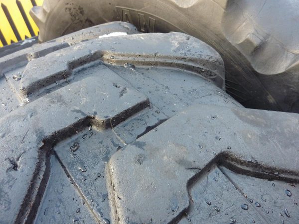 2x Opona używana przemysłowa 16.9-24 ; 440/80-24 CAMSO BACKHOE 900zł W2923 - obrazek 6