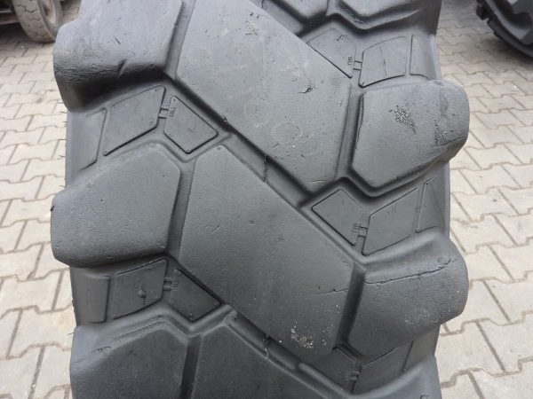 Opona używana przemysłowa 400/70-24 CAMSO MPT 753; 1300zł W3238 - obrazek 4