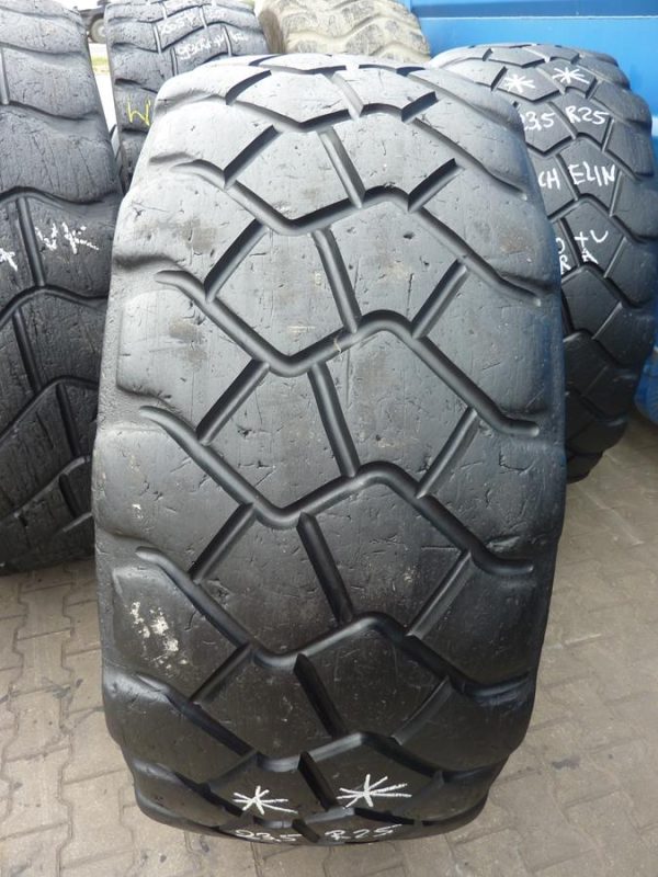 2 x Opona używana przemysłowa 23.5R25 MICHELIN XADN+ 2500zł W3551 - obrazek 4