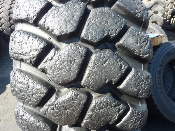 Opona używana przemysłowa 29.5R25 BRIDGESTONE VLTS 4000zł W3555 - obrazek 4