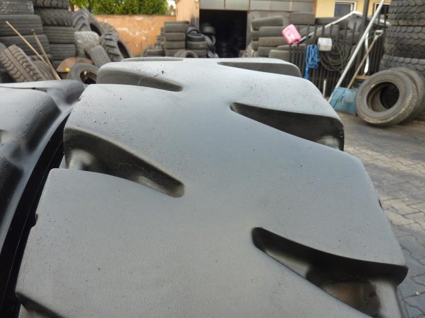 2 x Opona używana przemysłowa 12.00-20 SOLIDEAL PORTMASTER 600zł W3566 - obrazek 7
