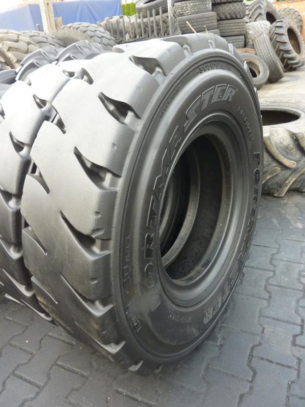2 x Opona używana przemysłowa 12.00-20 SOLIDEAL PORTMASTER 600zł W3566 - obrazek 2