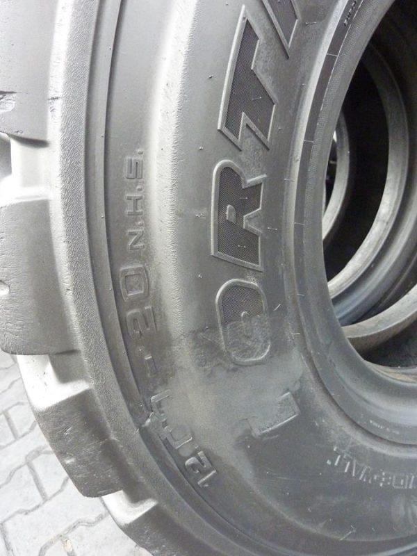 2 x Opona używana przemysłowa 12.00-20 SOLIDEAL PORTMASTER 600zł W3566 - obrazek 8
